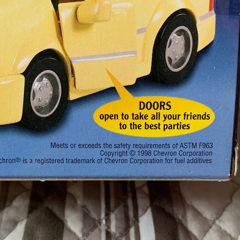 Leslie LX- The Chevron Cars Vintage Collectible 1998